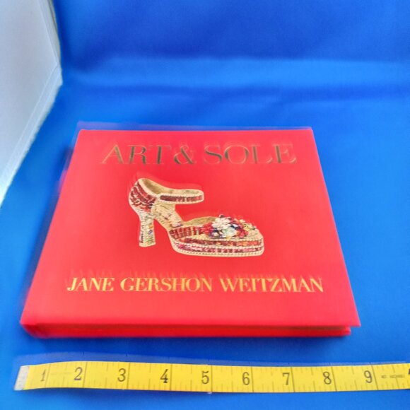 vintage 2013 Art & Sole book 2013 signed art book about shoe sculptures - Picture 6 of 12